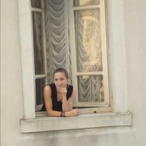 Meet your Posher, Lindz - Picture 1 of 1